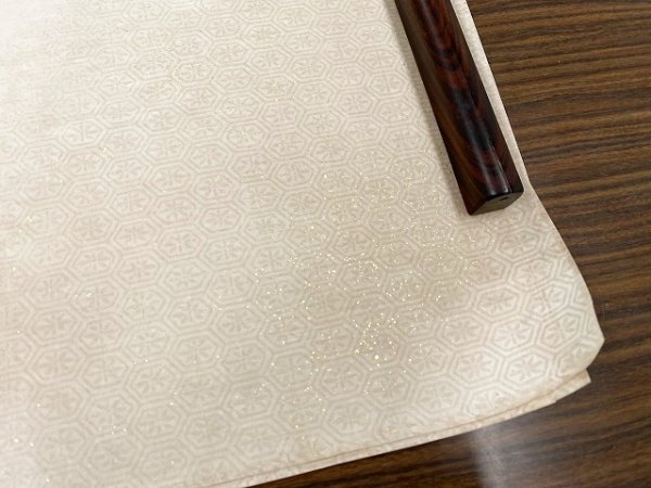 画像2: 楮紙　具引全体ボカシ型打砂子切箔(B)亀甲柄　2尺×6尺　（5枚） (2)